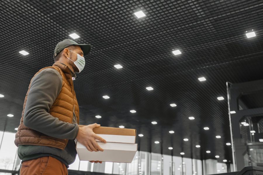 Oświetlenie i oznaczenia w magazynach – kluczowe dla bezpieczeństwa