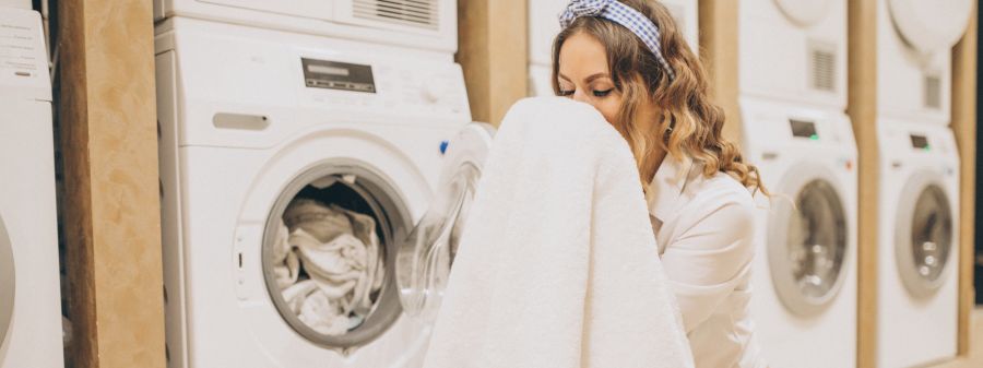 Między parą a chemikaliami: Sekrety bezpiecznej pracy w pralni.