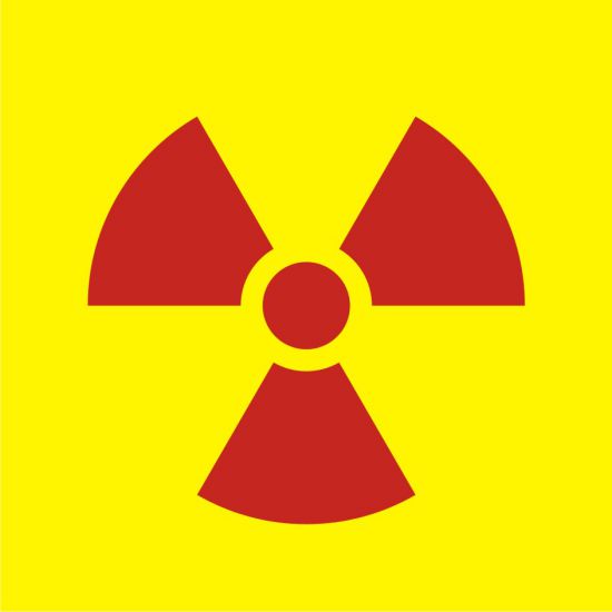 Znak BHP - piktogram ostrzegawczy do oznakowania opakowania bezpośredniego otwartego źródła promieniowania